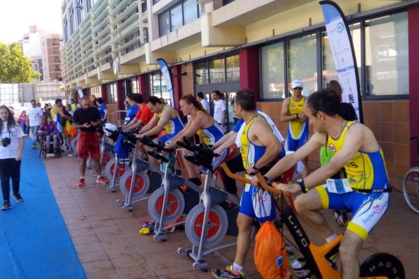 El Institut Guttmann en el 1a Triatlón Solidario de Hospitalet.