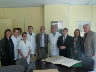 raimon_belenes.jpg El Dr. Raimon Belenes, Consejero Delegado, firma en el Libro de Honor del Institut Guttmann
