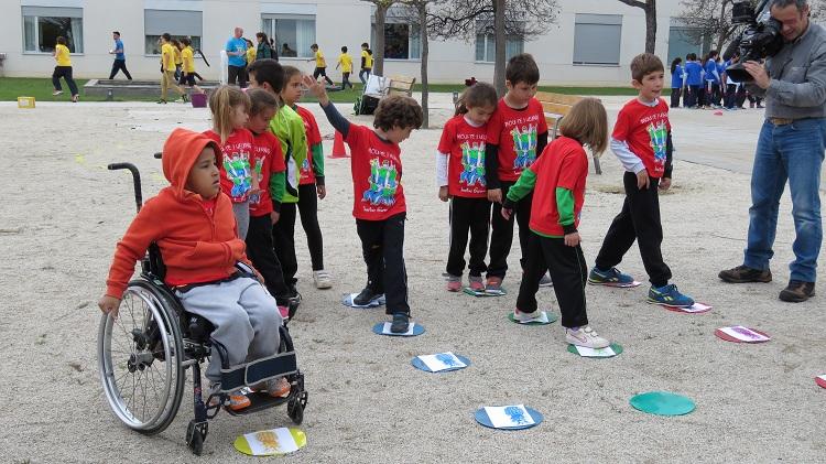 img_0571.jpg “¡Muévete... y verás!”, las jornadas de educación física que tienen como objetivo la práctica de actividad física inclusiva en el entorno de la escuela ordinaria